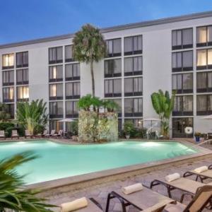 Edison Mall Hotels - DoubleTree by Hilton Fort Myers at Bell Tower Shops