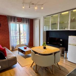 8th floor apartment with 2 balconies