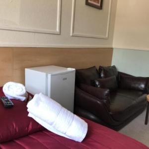 Madding Crowd Bournemouth Hotels - The Manchester Hotel