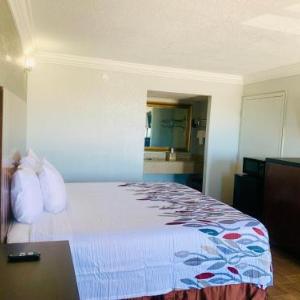 Rayne Hotels Deals At The 1 Hotel In La Budget Inn And Suites