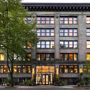 Climate Pledge Arena Hotels - Populus Seattle