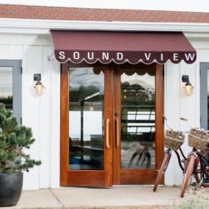 Hotels near Bay Street Theater Sag Harbor - Sound View Greenport