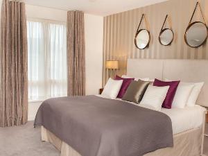 Henge House, Sarsen Apartment, Bath