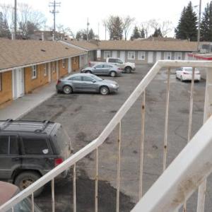 Co-op Place Medicine Hat Hotels - TC Motel