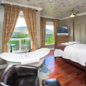 Above the Beach Guest Suites