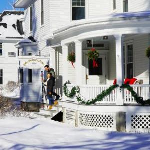 Omni Bretton Arms Inn at Mount Washington Resort