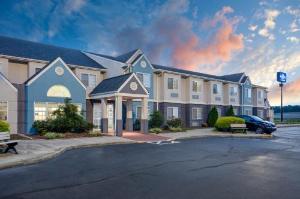 Microtel Inn & Suites by Wyndham Burlington, Burlington