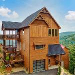 Luxury Cabin w All-Inclusive Resort Amenities Tennessee