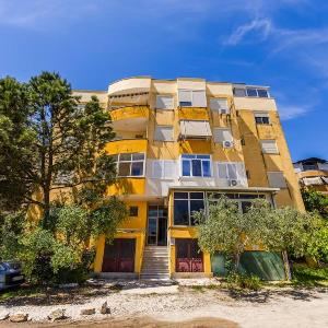 Rooftop Apartment with Private Pool by PikHost