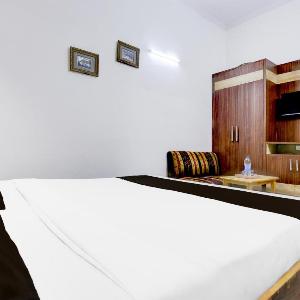 Hotel O by OYO Aaditya heights