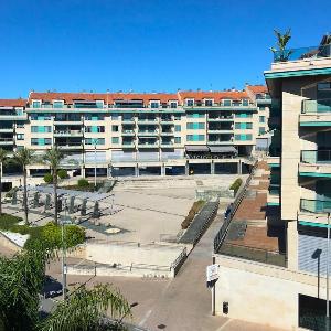 FLAT SELECT Plaza