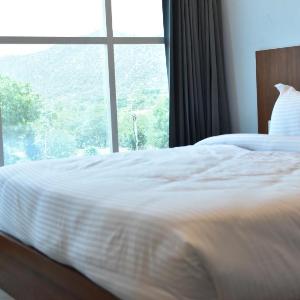 pushkar mountain valley