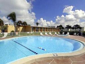 Howard Johnson by Wyndham Winter Haven FL, Winter Haven