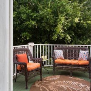 Azalea Inn and Villas