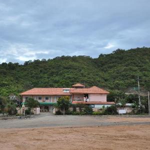 Wattana Hill Resort