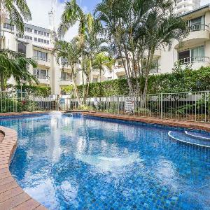 Charming 1-Bed with pool & close to the beach