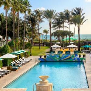 ZeyZey Miami Hotels - Kimpton Surfcomber Hotel