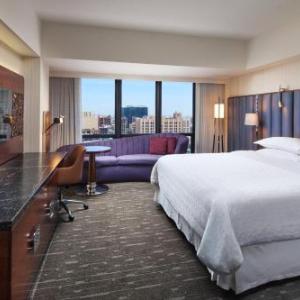 Hotels near The United Theater on Broadway - Sheraton Grand Los Angeles