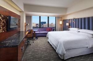 Sheraton Grand Los Angeles, Los Angeles