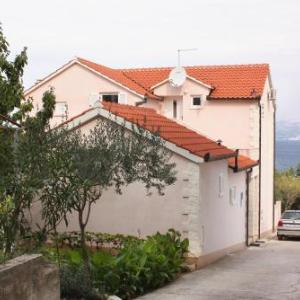 Apartments by the sea Splitska Brac - 5664