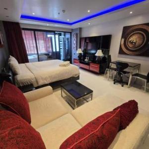 Absolute Bangla Jacuzzi Suites Condo