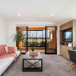 Penthouse Apartment Scenic Views-Spacious 2br