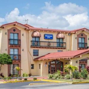 Hotels near Pepin's Hospitality Center - Rodeway Inn & Suites Tampa