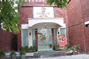 Little Chef Hotel, Kanpur