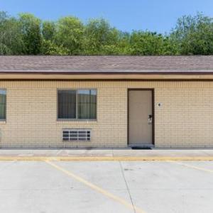 Freer Hotels Deals At The 1 Hotel In Tx Freer Executive Inn