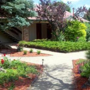 Hotels near 1st Bank Center - Hilltop Inn