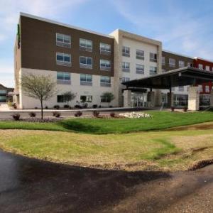 Holiday Inn Express & Suites Fond Du Lac