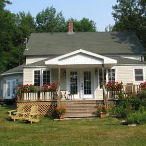 Rumi Guest House on the Cabot Trail