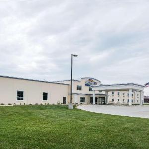 Hotels near Codfish Hollow Barnstormers - Baymont By Wyndham Bellevue