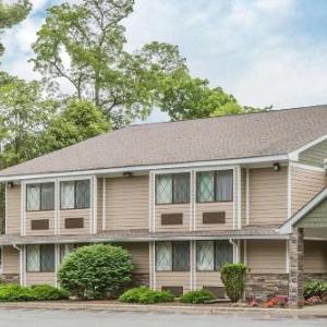 Hotels near Culinary Institute Hyde Park - Quality Inn Hyde Park Poughkeepsie North