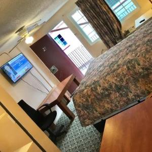Coalinga Hotels Deals At The 1 Hotel In Ca Royal Lodge