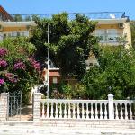 Aparthotels in Ayia Evfimia 