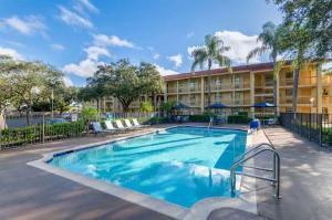 La Quinta Inn by Wyndham Deerfield Beach I-95 at Hillsboro E, Pompano Beach