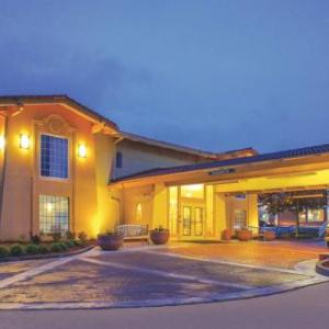 Vibrant Arena at The Mark Hotels - La Quinta Inn & Suites by Wyndham Moline Airport