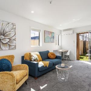 Modern Central Outdoor Living Bonus Handy CBD