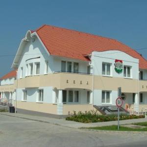 Triász Aparthotel