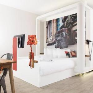 Hotels near Whitechapel Gallery - Qbic Hotel London City