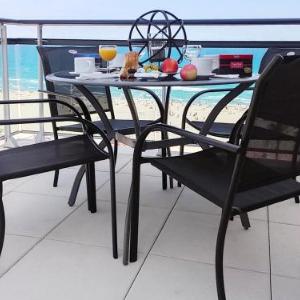 Apartment with 4 bedrooms in Canet en Roussillon with wonderful sea view furnished terrace and WiFi 100 m from the beach