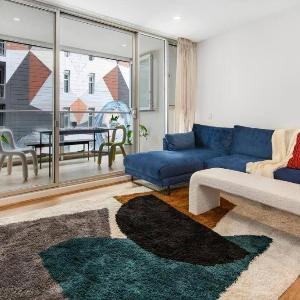 Cityscape on Morphett - Central CBD Stay with Pool