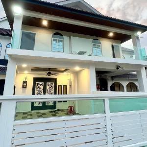 Three Homestay