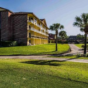 Hotels near First Baptist Church Naples - Quality Inn and Suites Golf Resort