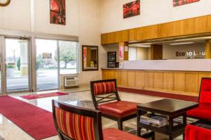 Econo Lodge Inn & Suites Bloomington, Bloomington