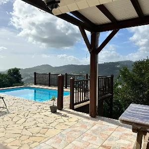 Studio charmant à Rivière-Pilote avec piscine