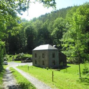 Cozy Chalet in Bohan with Forest Nearby