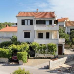 Apartments with a parking space Krk - 5321