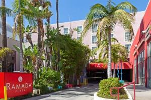 Ramada Plaza by Wyndham West Hollywood Hotel & Suites, West Hollywood